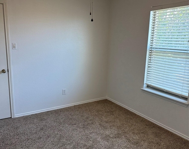 2114 Cottontail Dr - Photo Thumbnail 16