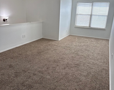 2114 Cottontail Dr - Photo Thumbnail 11