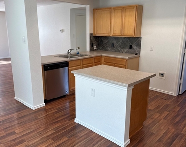 2114 Cottontail Dr - Photo Thumbnail 8