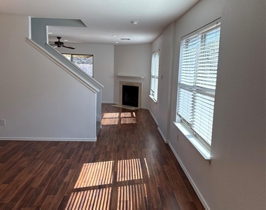 2114 Cottontail Dr - Photo Thumbnail 3