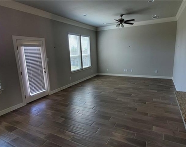 100 Bailey Kay Ct - Photo Thumbnail 3