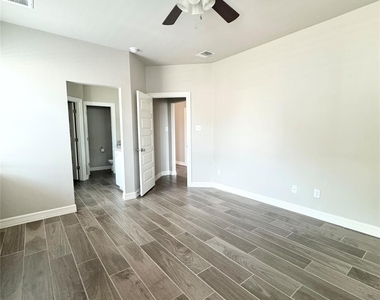 100 Bailey Kay Ct - Photo Thumbnail 11