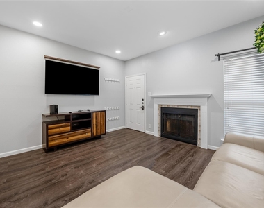 2414 Longview St - Photo Thumbnail 5