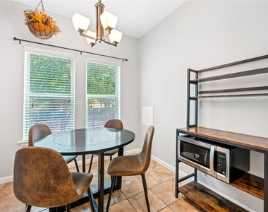 2414 Longview St - Photo Thumbnail 11