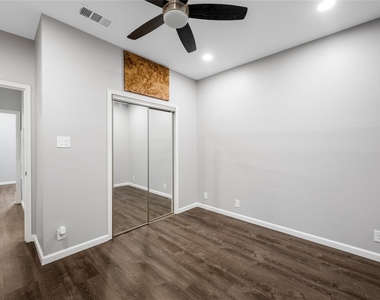 2414 Longview St - Photo Thumbnail 15