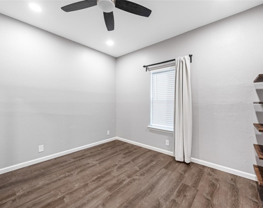 2414 Longview St - Photo Thumbnail 13