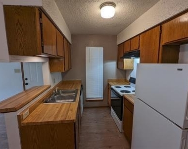 2800 Bull Run - Photo Thumbnail 2
