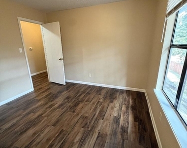 139 Elm Dr - Photo Thumbnail 4