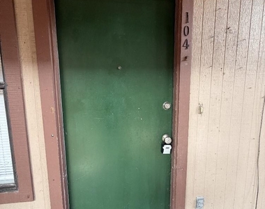 139 Elm Dr - Photo Thumbnail 8