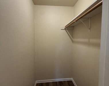 139 Elm Dr - Photo Thumbnail 12