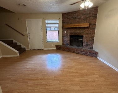 139 Elm Dr - Photo Thumbnail 11
