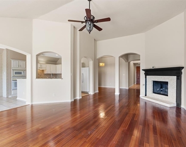 725 Botany Bay Cir - Photo Thumbnail 3