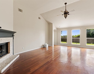 725 Botany Bay Cir - Photo Thumbnail 2