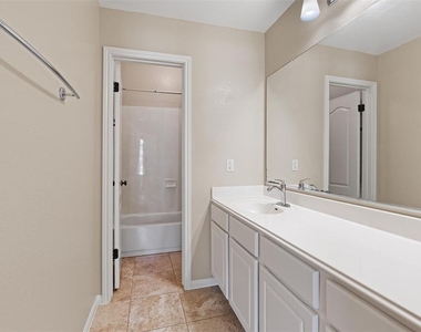 725 Botany Bay Cir - Photo Thumbnail 21