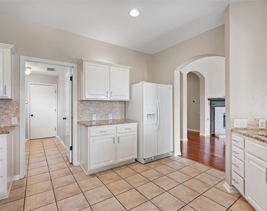725 Botany Bay Cir - Photo Thumbnail 8