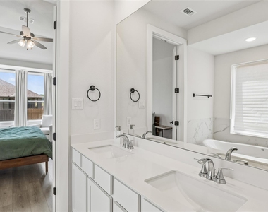 684 Billowing Way - Photo Thumbnail 26