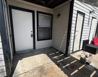 9806 Roxanna Dr - Photo Thumbnail 8