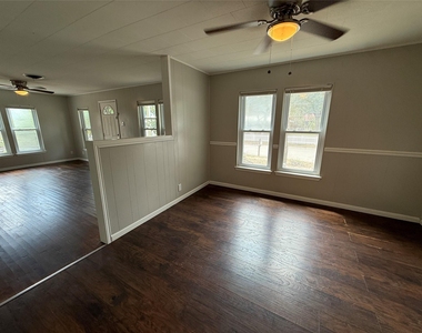 607 N Main St - Photo Thumbnail 1