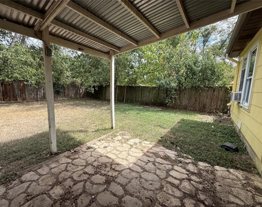 607 N Main St - Photo Thumbnail 9