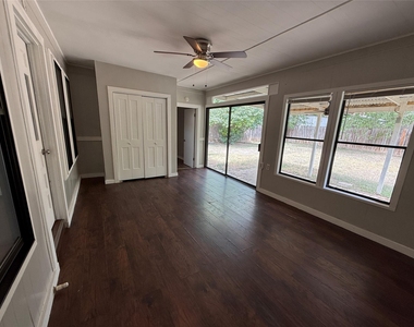 607 N Main St - Photo Thumbnail 8