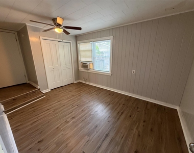 607 N Main St - Photo Thumbnail 6