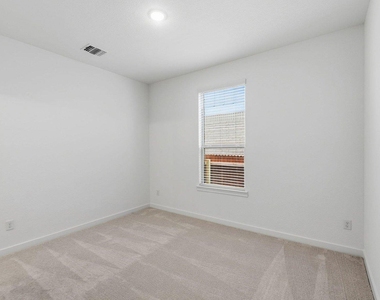 124 Singing Dove Way - Photo Thumbnail 11