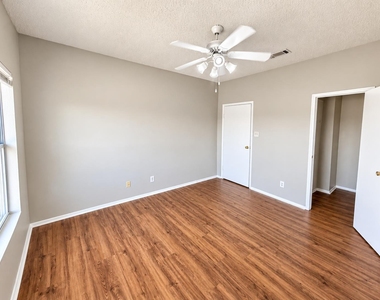 12166 Metric Blvd - Photo Thumbnail 6