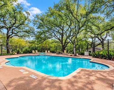 12166 Metric Blvd - Photo Thumbnail 10