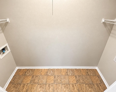 12166 Metric Blvd - Photo Thumbnail 4