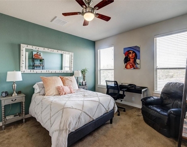 2101 Rivers Edge Way - Photo Thumbnail 23