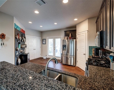 2101 Rivers Edge Way - Photo Thumbnail 5