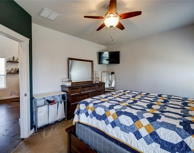 2101 Rivers Edge Way - Photo Thumbnail 12