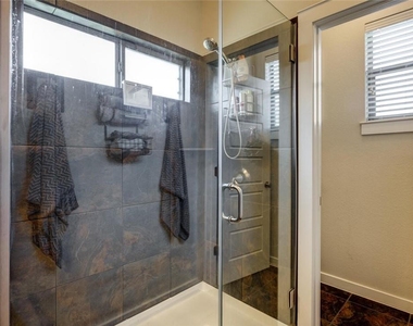 2101 Rivers Edge Way - Photo Thumbnail 16