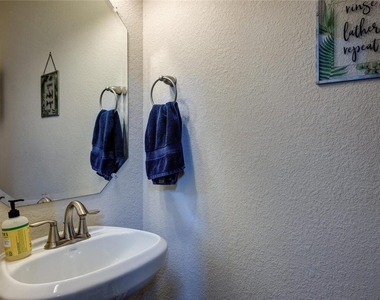 2101 Rivers Edge Way - Photo Thumbnail 17