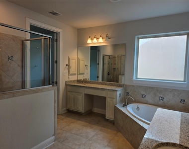 2744 Reunion Blvd - Photo Thumbnail 13