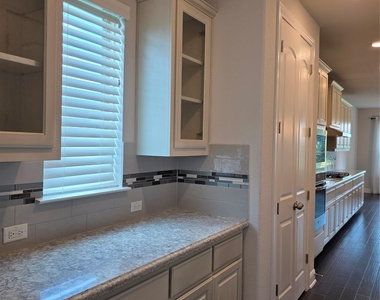 2744 Reunion Blvd - Photo Thumbnail 10