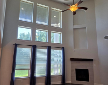 2744 Reunion Blvd - Photo Thumbnail 8