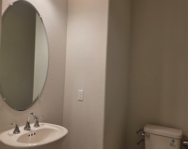 2744 Reunion Blvd - Photo Thumbnail 6