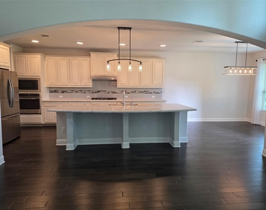 2744 Reunion Blvd - Photo Thumbnail 33