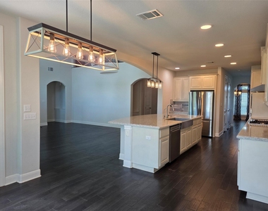 2744 Reunion Blvd - Photo Thumbnail 36