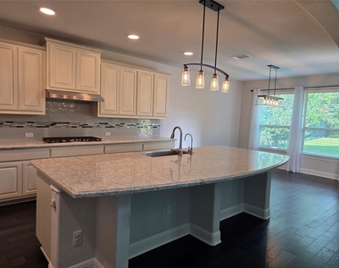 2744 Reunion Blvd - Photo Thumbnail 34