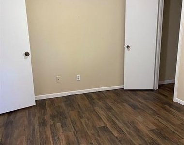 139 Elm Dr - Photo Thumbnail 7