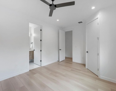 4805 Sara Dr - Photo Thumbnail 16