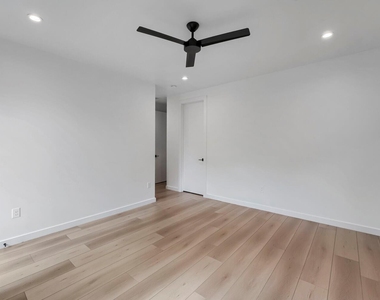 4805 Sara Dr - Photo Thumbnail 21