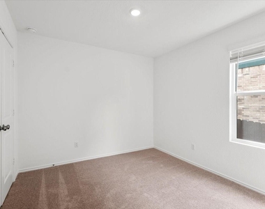 2337 Four Waters Loop - Photo Thumbnail 19