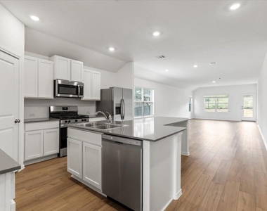 2337 Four Waters Loop - Photo Thumbnail 8