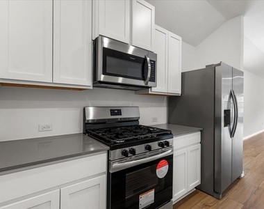 2337 Four Waters Loop - Photo Thumbnail 10