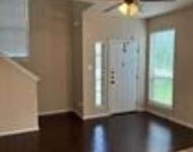 207 N College St - Photo Thumbnail 8