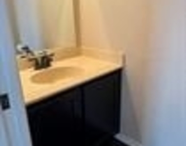 207 N College St - Photo Thumbnail 7