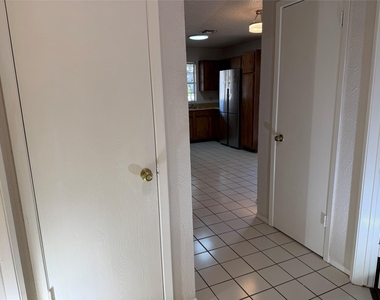 7708 Brodie Ln - Photo Thumbnail 8